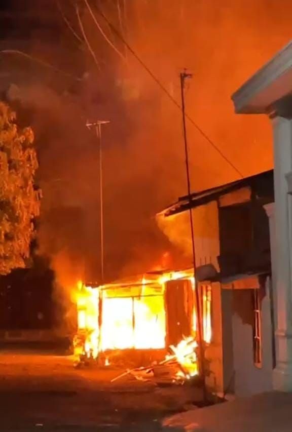 Tiga Rumah Semi Permanen Ludes Terbakar di T.Tinggi
