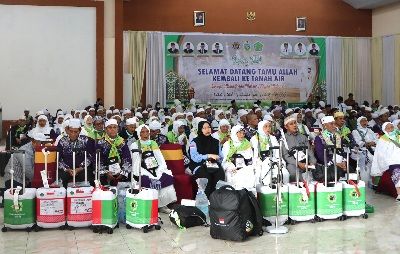 Plh Sekdaprovsu Sambut Kepulangan Jemaah Haji asal Paluta