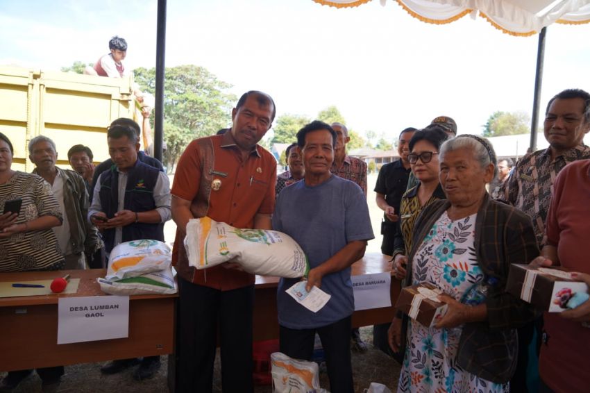 Bulog Distribusikan 9,7 Ton Bantuan Pangan Beras