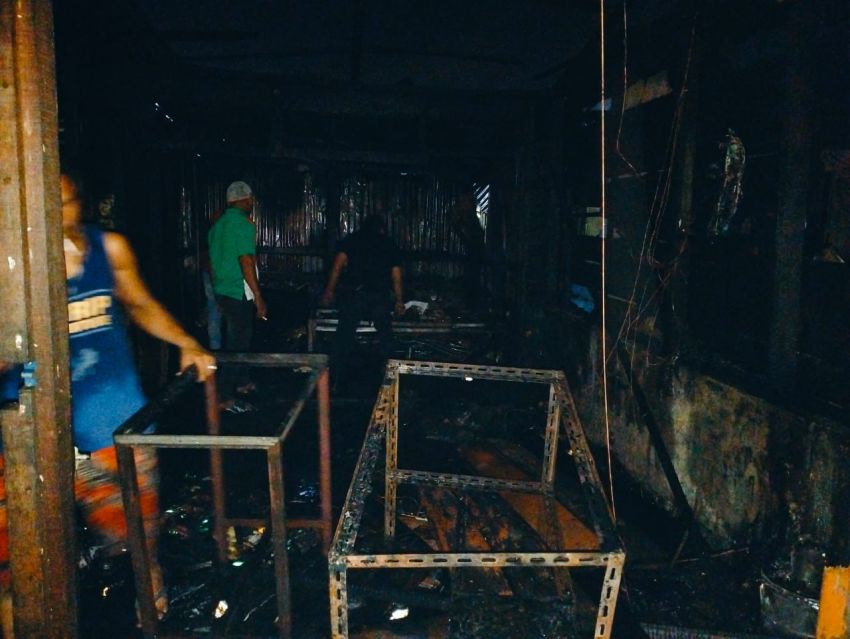 Tempat Usaha Lapo Tuak dan Rumah Kontrakan Diluluhlantakan Sijago Merah