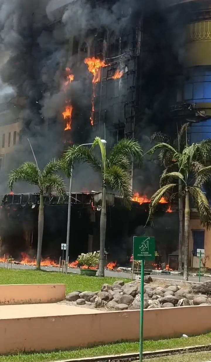 Tidak ada Korban Jiwa Api di Asrama Haji Medan Diduga dari Lantai 2