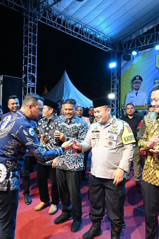 Semarak HUT Pemkab Labusel, Kapolres Apresiasi Keamanan