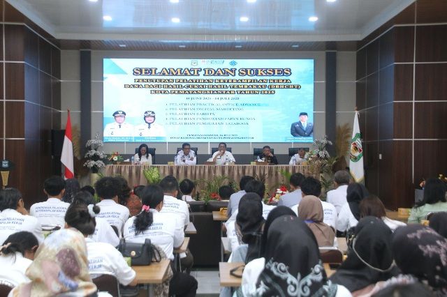 Wali Kota Wesly Silalahi Tutup Pelatihan Keterampilan Kerja DBHCHT Tahun 2025