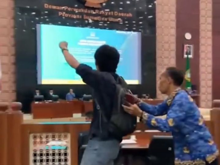 Keributan di DPRDSU Ditunggangi Kelompok Buruh