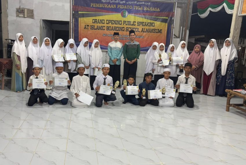 Pondok Pesantren  Gelar Lomba Pidato 3 Bahasa dan Grand Opening Public Speaking AT Islamic Boarding School Almaksumi