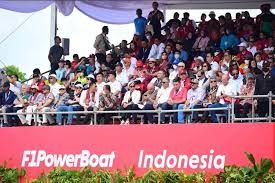 Ribuan Penonton Saksikan Final F1 Powerboat Di Balige