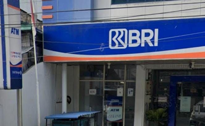 Nasabah Keluhkan Pencairan PIP di BRI Parapat: Antrian Panjang dan Wajib Urus ATM