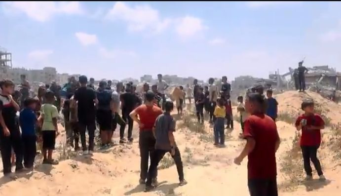 Payung Parasut Untuk Gaza Tak hanya Bawa Bantuan, Tapi Pesan Persahabatan