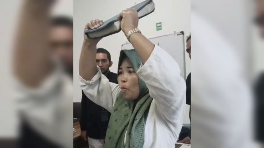 Dituding Cicilan KUR Belum Lunas,   Nasabah Ini Ngamuk di Pegadaian Cabang Simpang Limun