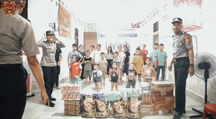 Siswa SIP 54.2 Resimen Citta Dharma Laksita Poldasu Gelar Bakti Sosial