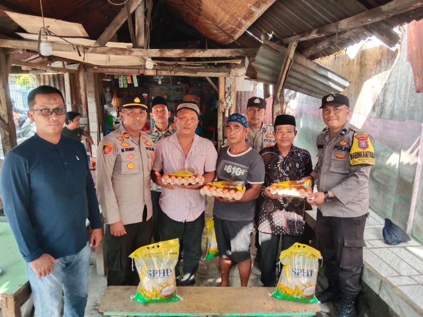 Polsek Tanjungbalai Utara Gelar Jumat Berkah, Salurkan Bansos Kepada Warga