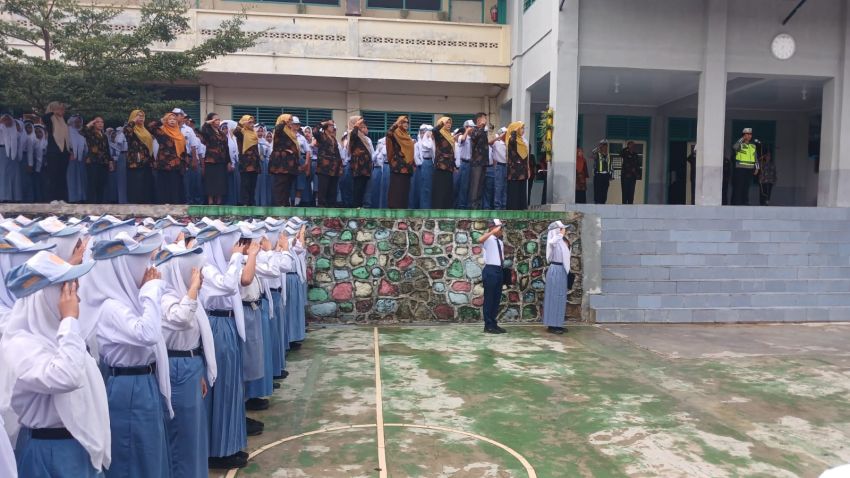 Edukasi Pelajar Sat Lantas Polres Pematangsiantar Laksanaskan Police Go School di YP. Taman Siswa