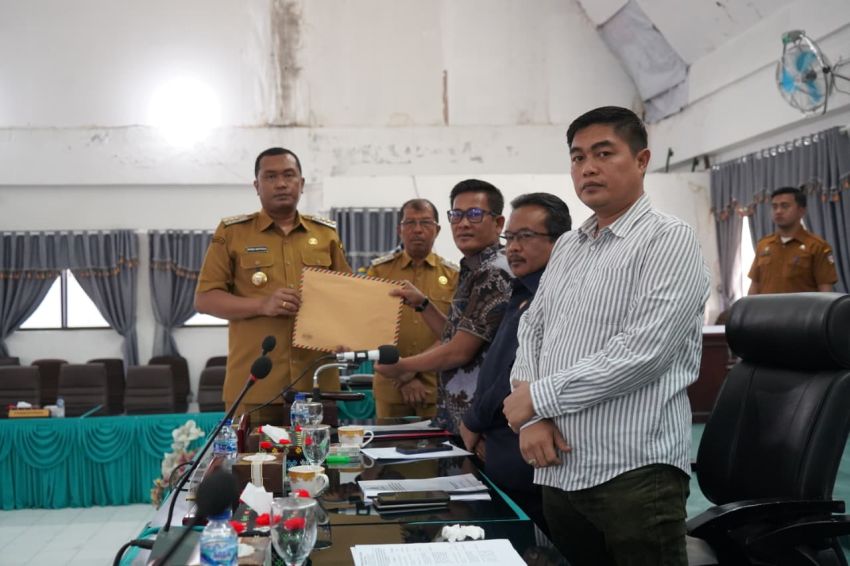 Bupati Toba Sampaikan RPKUA dan RPPPAS, Selanjutnya Dibahas Oleh Banggar DPRD Toba
