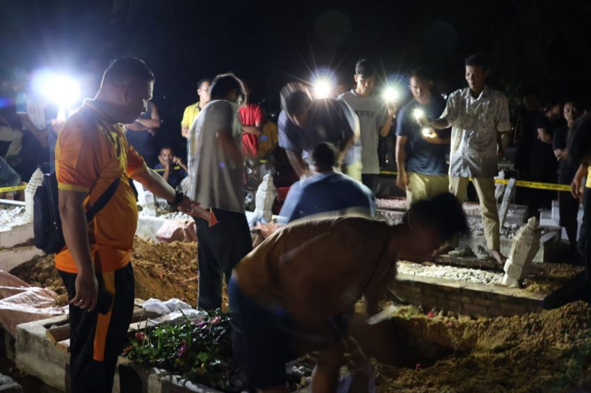 Di Labusel, Remaja Gantung Diri dengan Perut Membesar