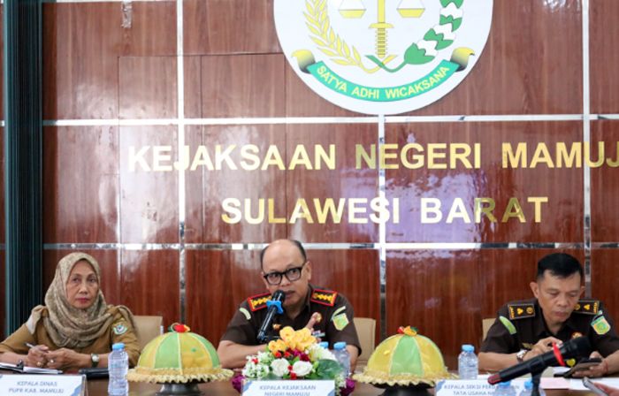 Kawal Proyek Preservasi Jalan Koridor Kota Mamuju, JPN Kejari Mamuju Berkomitmen Cegah Potensi Penyimpangan