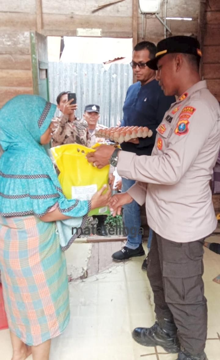 Jum'at Berkah Polsek Tanjung Balai Utara Bagikan Sembako