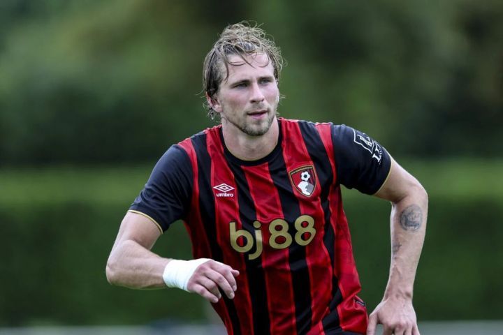 PSG Selangkah Lagi Gaet Ilya Zabarnyi dari Bournemouth