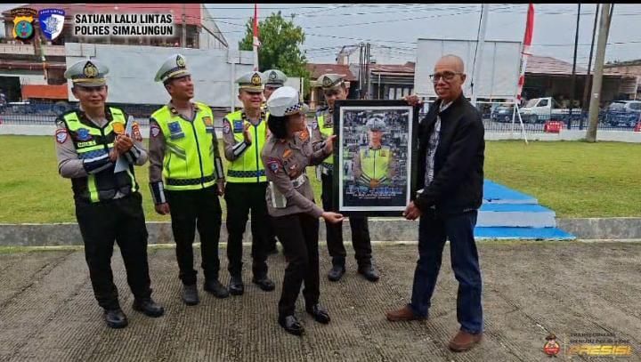 Sat Lantas Polres Simalungun Lepas AIPTU Jaharuddin Rambe dengan Penghargaan Menuju Masa Purna Bakti