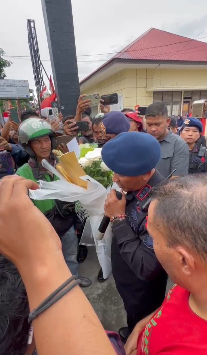 Driver Ojol Datangi Mako Brimobda Sumut, Doakan Almarhum Affan Kurniawan