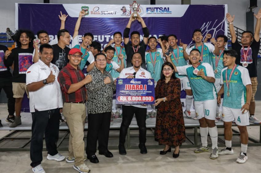 Wali Kota Tutup Turnamen Futsal Antar Instansi, KONI Siantar Raih Juara Pertama