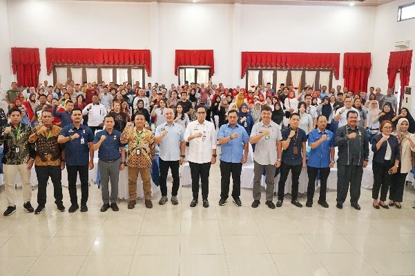 Buka Pelatihan Penjualan Daring Bagi Pedagang Pasar, Rico Waas Ingatkan Pentingnya Transformasi Digital