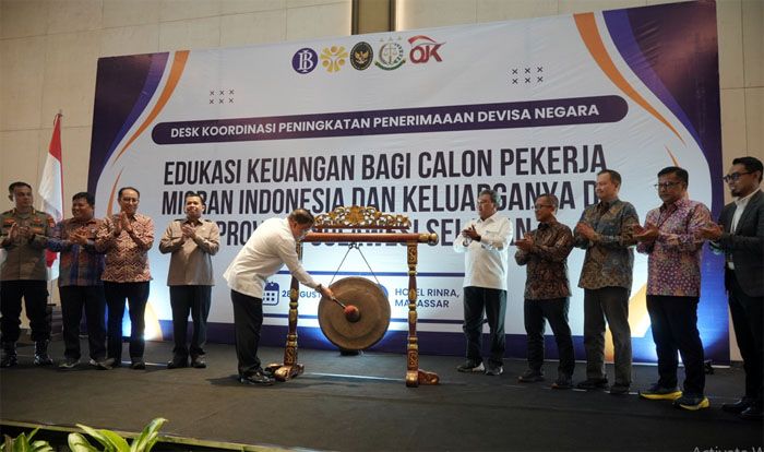 Kajati Sulsel Agus Salim Dampingi Sesjamintel Buka Kegiatan Edukasi Keuangan Pekerja Migran Indonesia di Makassar