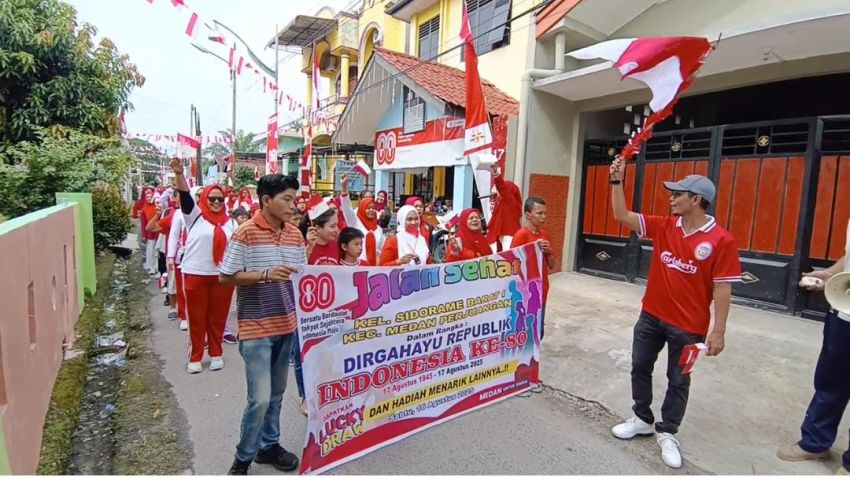 Semarak Hut RI, Ratusan Warga Sidorame Barat 1 Ikut Jalan Sehat
