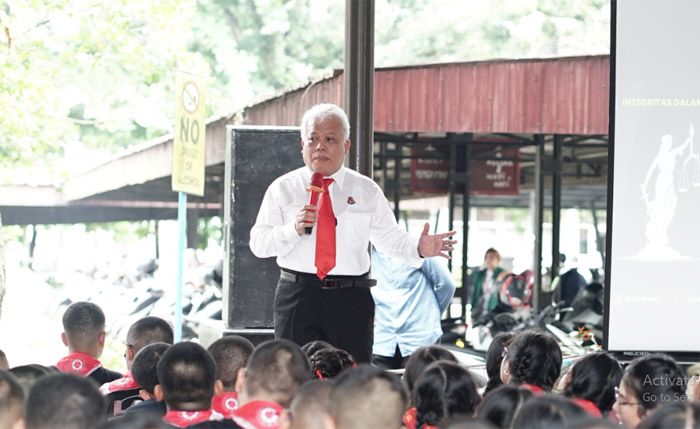 Harli Siregar Bekali dan Motivasi Mahasiswa Baru Fakultas Hukum Universitas Sumatera Utara