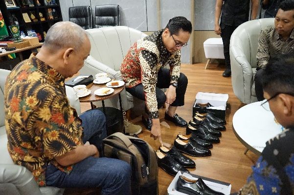 Kembalikan Kejayaan Sepatu Lokal, Rico Waas Berencana Adakan Sayembara Desain Sepatu