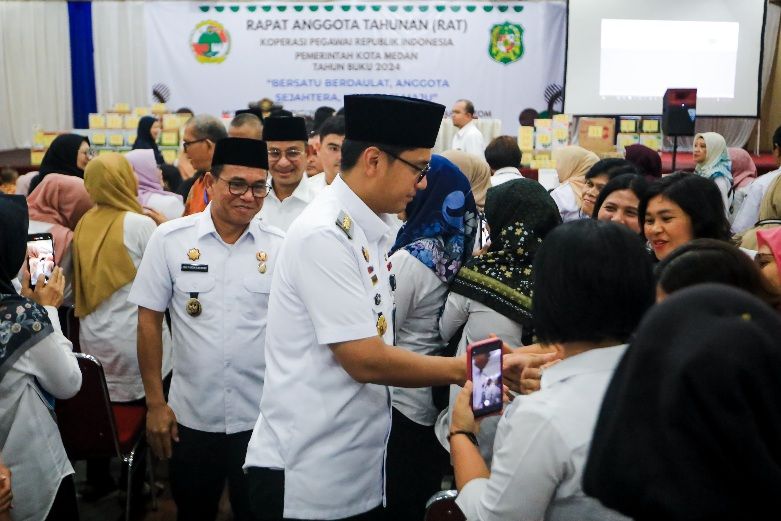 Dinilai Sehat dan Baik, Ini Pesan Rico Waas Saat Buka RAT Koperasi Pegawai Republik Indonesia Pemko Medan