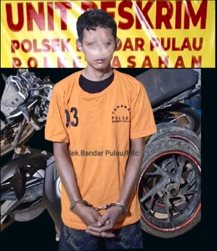 Ramanto Nyolong Sepeda Motor Dalam Teras