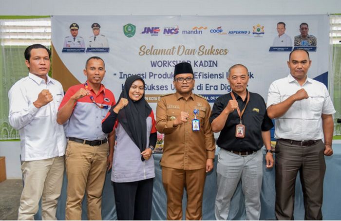 JNE Bergerak Bersama Dukung Upaya Memperkuat UMKM Padangsidimpuan Melek Digital