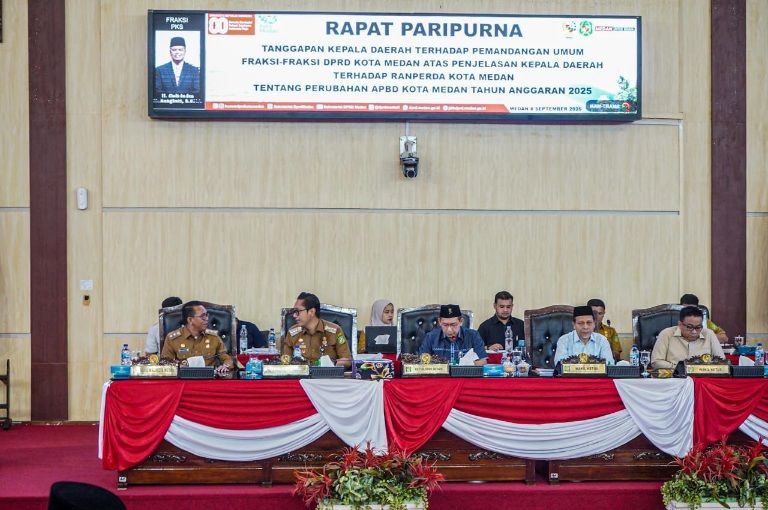 Wali Kota Medan Jawab Pandangan Fraksi DPRD, Tegaskan Komitmen Pembangunan dan Pelayanan Publik