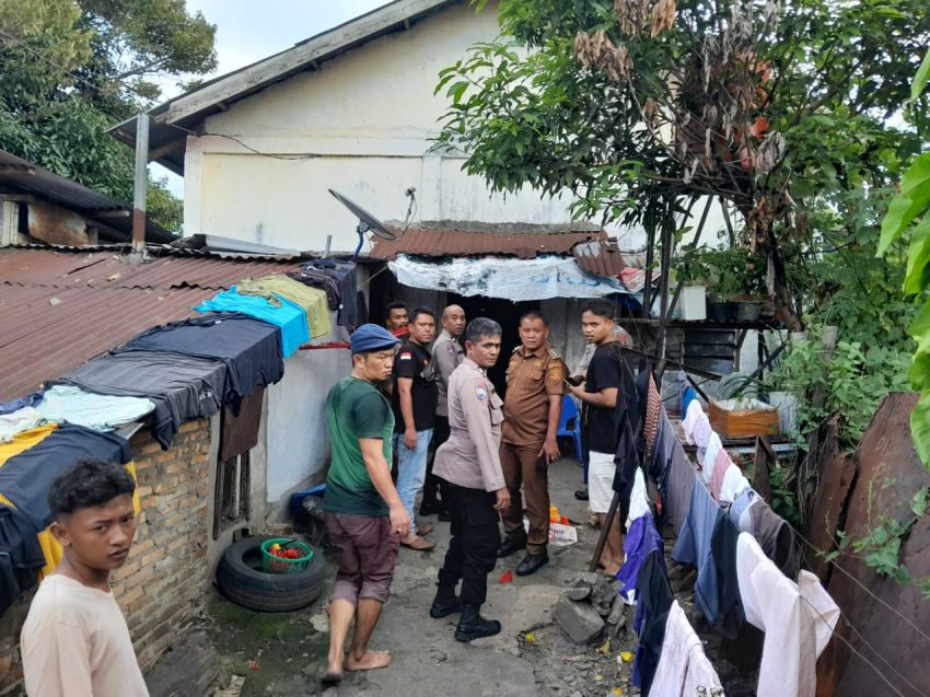 Kapolseķ Siantar Utara Pimpin Cek TKP Temuan Mayat di Rumah Kos Jalan Mataram 1