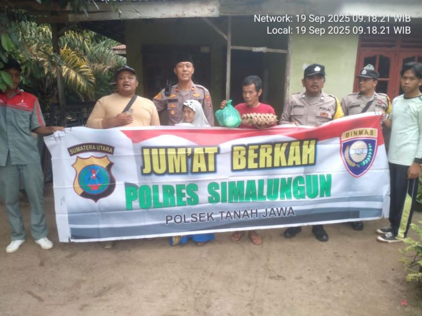 Kapolsek Tanah Jawa Wujudkan "Polri untuk Rakyat" Melalui Program Jumat Berkah di Nagori Bahalat Bayu