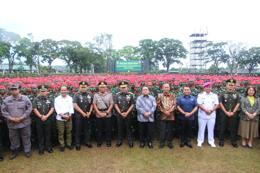 Dipimpin Pangdam I/BB, Wesly Silalahi Hadiri Penutupan Dikmata Inf TNI AD