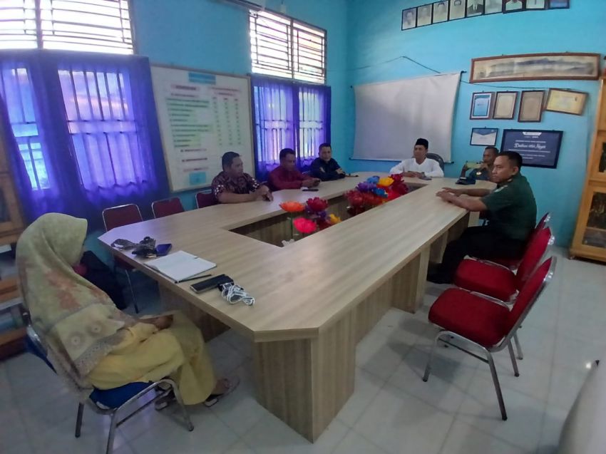 Digagas oleh Koramil 07/Tambelan, Aparat dan Komduk bersatu akan menertibkan aktivitas anak di Cafe serta pembersihan laut