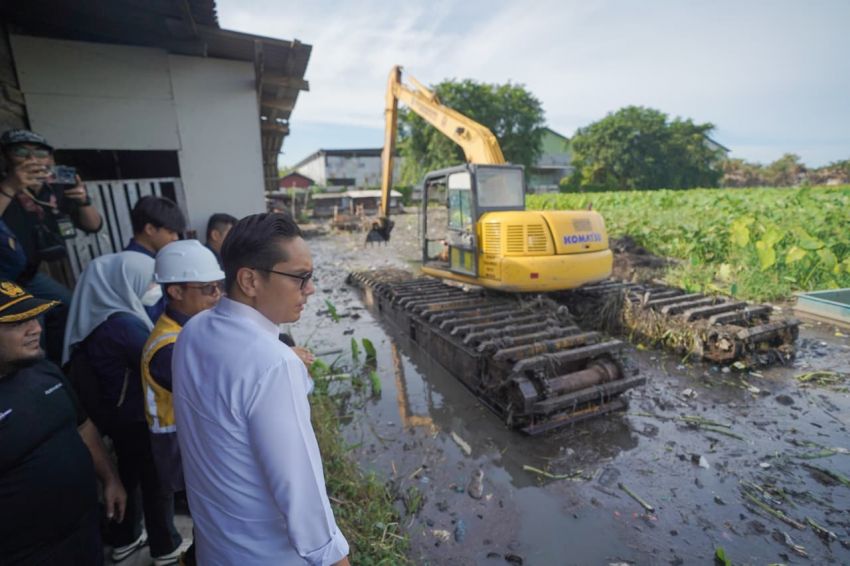Rico Waas Optimis Genangan Air di Seputaran Simpang Kantor Dapat Teratasi