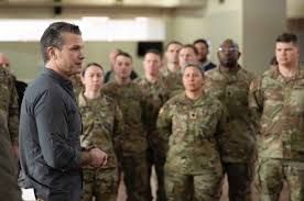 Komandan Militer Tinggi Tiba Tiba di Panggil Hegseth, Sebelum Pertemuan di Virginia