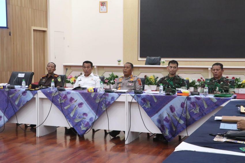 Kapolres Simalungun Hadiri Rapat Koordinasi Penyelesaian Sengketa Lahan TPL-Masyarakat Sihaporas