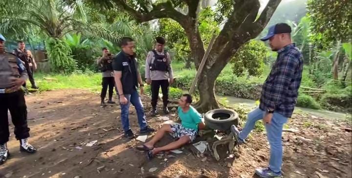 Sarang Narkoba di Simalingkar Digerebek, Barak Dibakar