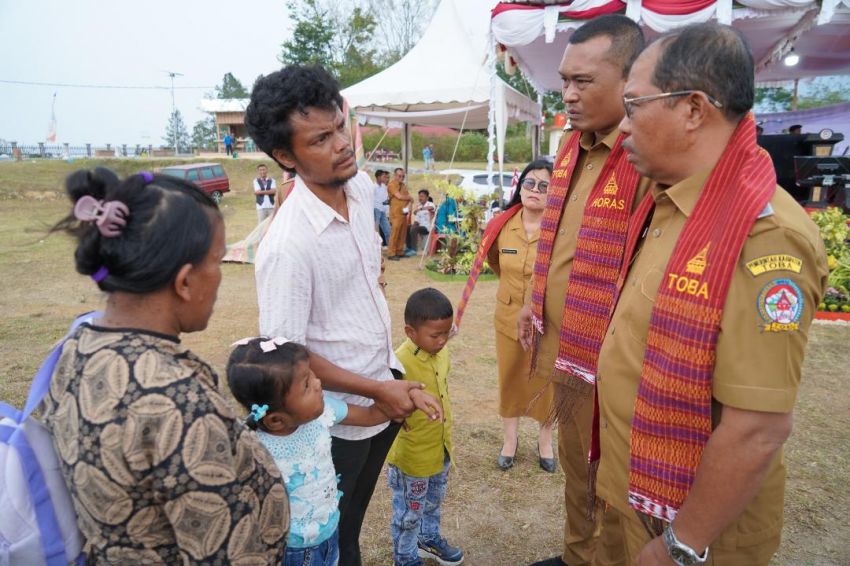 Aksi Gotong Royong Pemkab Toba Bantu Pengobatan Keluarga Tidak Mampu