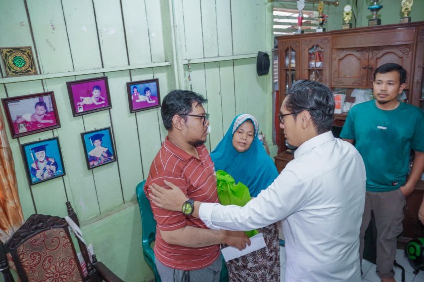 Rico Waas Temui Ojol Korban Penganiayaan, Pastikan Dishub Medan Tertibkan Jukir Liar