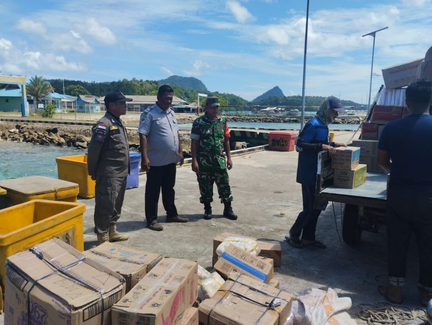 Babinsa Desa Kukup Laksanakan Patroli Bersama di Pelabuhan Sri Bentayan Tambelan
