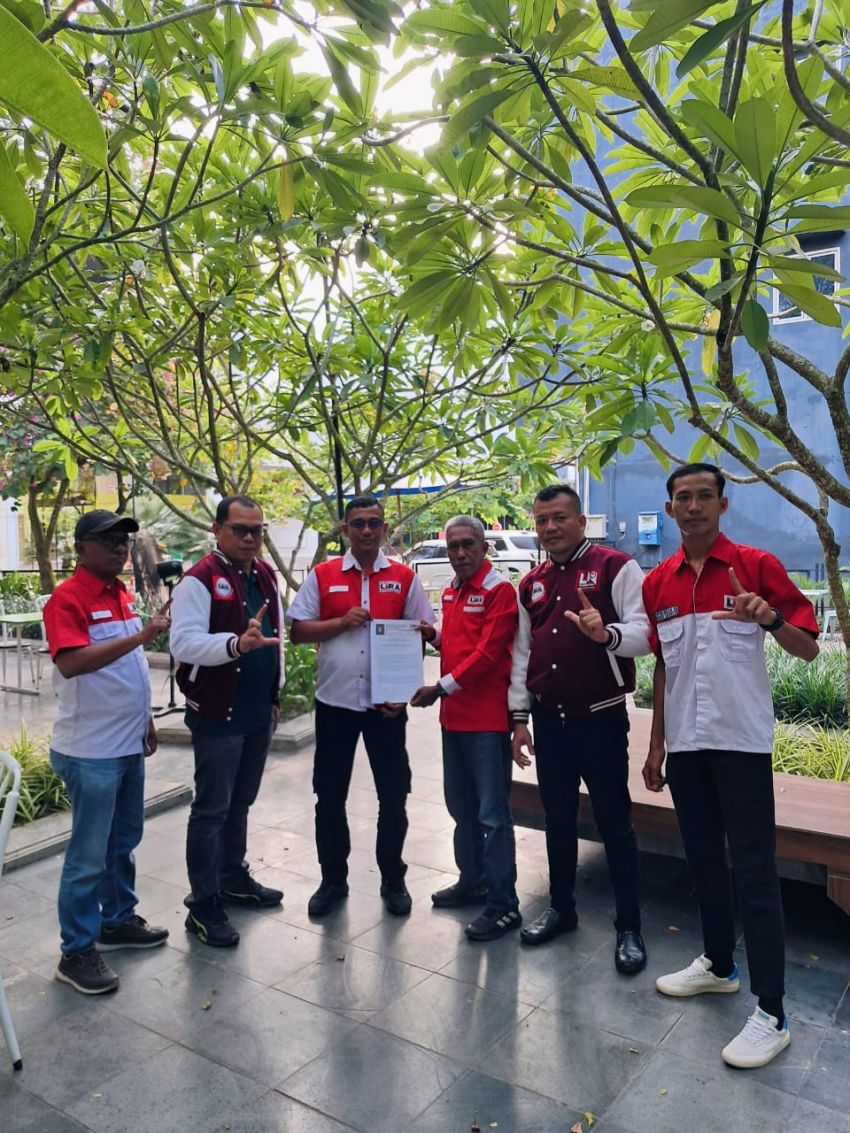 Presiden Dan Korwil LSM LIRA Sumut Dan Aceh Resmi Mengangkat Hendra Wijaya Sebagai Bupati LSM LIRA Deli Serdang