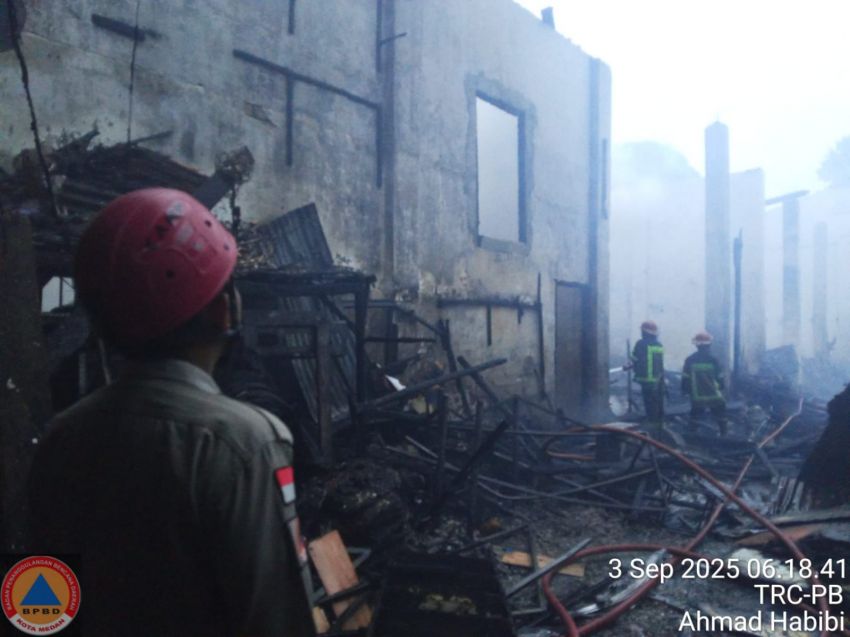 Gudang Peralatan Dekorasi di Jalan Karo Terbakar
