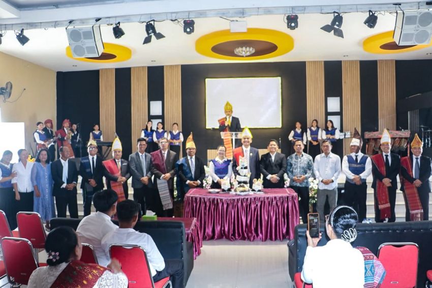 Wali Kota Wesly Silalahi Melalui Sekda Hadiri Perayaan HUT GBI Her Putih ke-19,