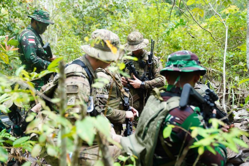TNI Gelar Latihan Pertempuran Hutan di Baturaja