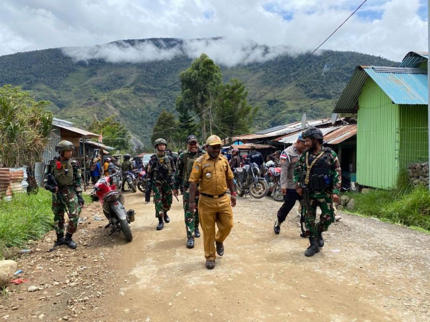 Patroli Gabungan, Sinergitas TNI - Polri dan Aparat Pemerintah di Ilu