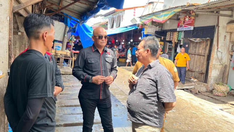 Robi Barus Ajak Warga Gotong Royong Rawat Drainase dan Parit Terdekat